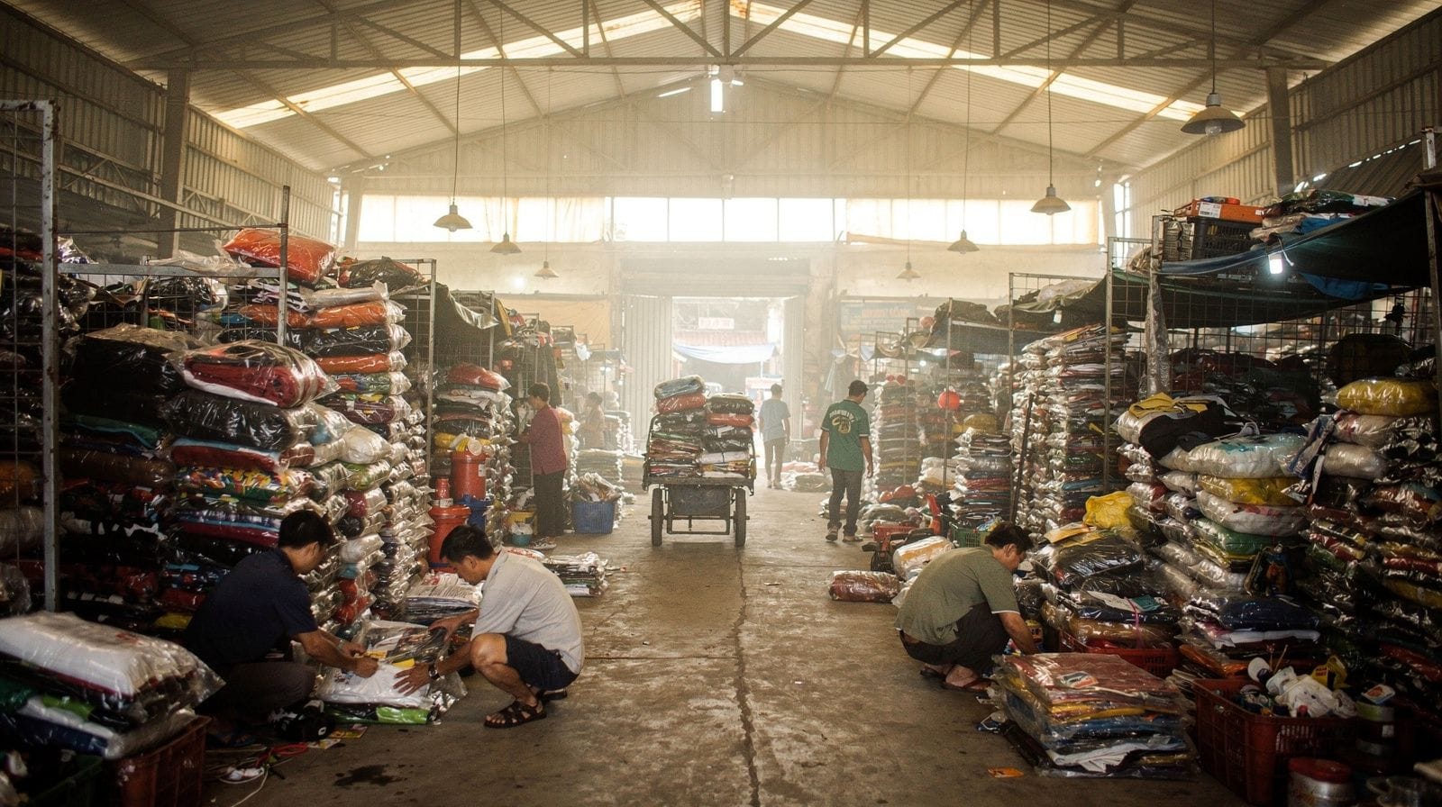 Dong Xuan Market: Hanoi's Biggest Covered Market