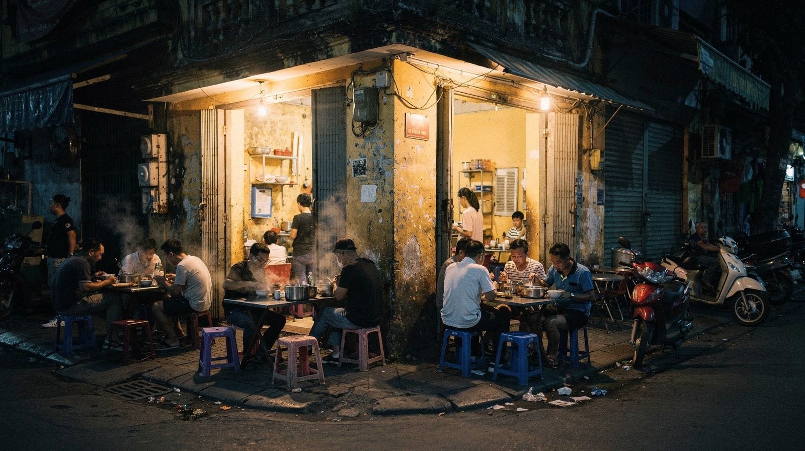 Hanoi Night City Tour: Streets, Light and Neighborhood Life After Dark