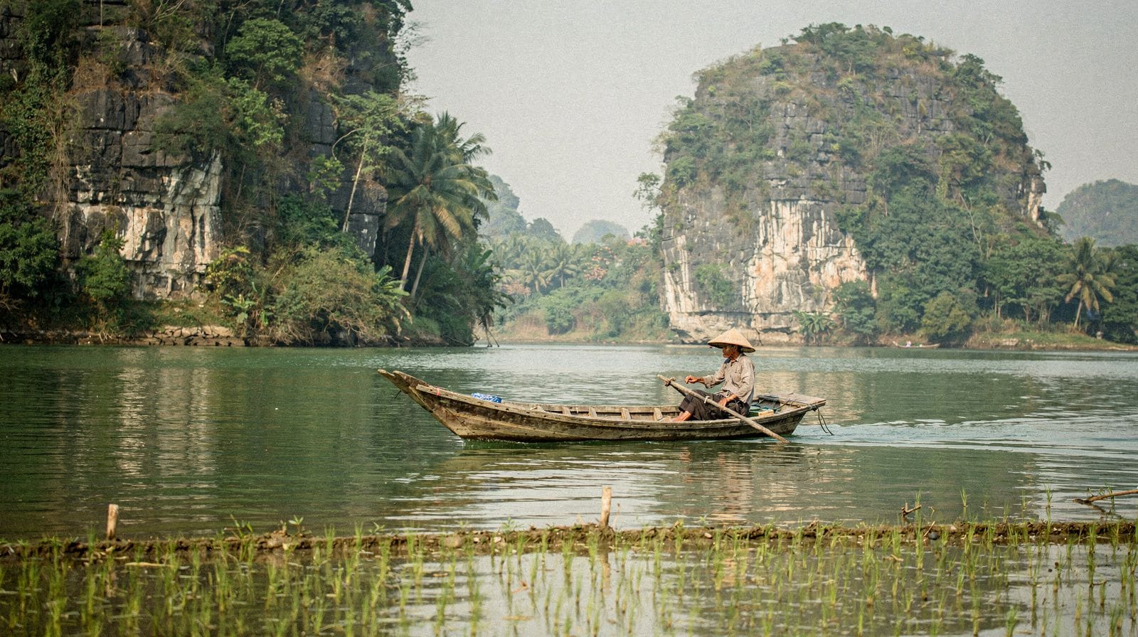 Hoa Lu and Tam Coc Day Trip: The Ancient Capital and the Boat Ride