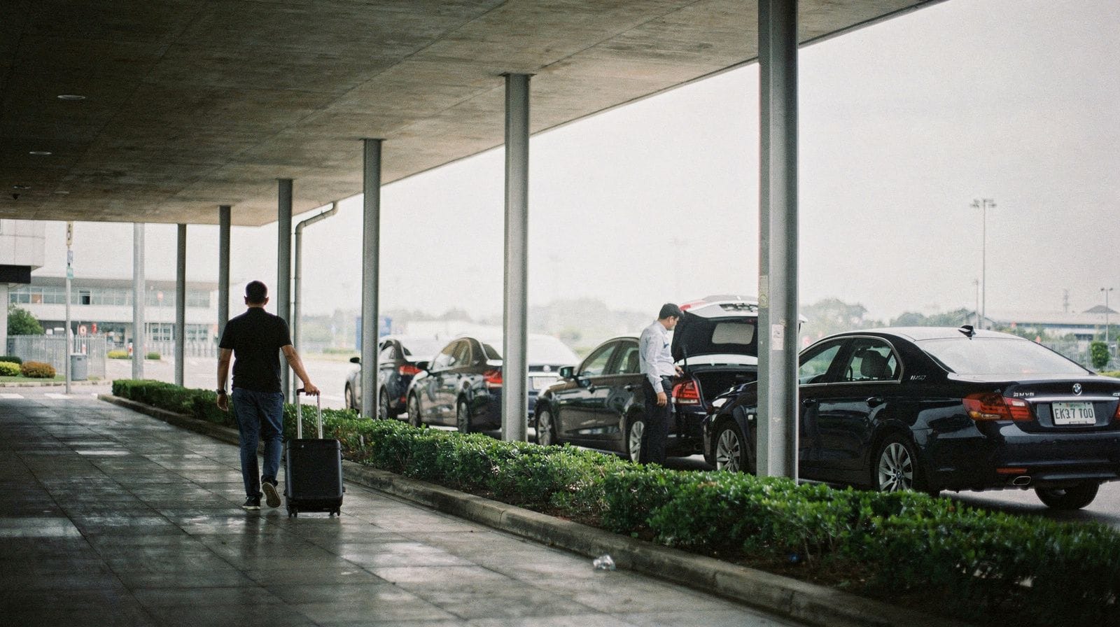 Noi Bai Airport to Hanoi: Choosing Your Transfer