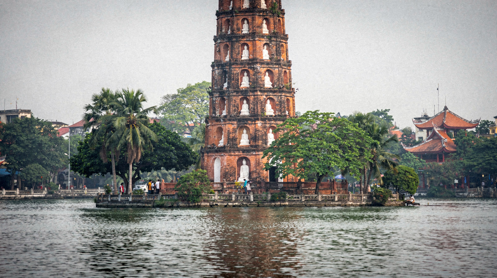 One Pillar Pagoda and Tran Quoc Pagoda: A Guide to Hanoi's Two Landmark Pagodas