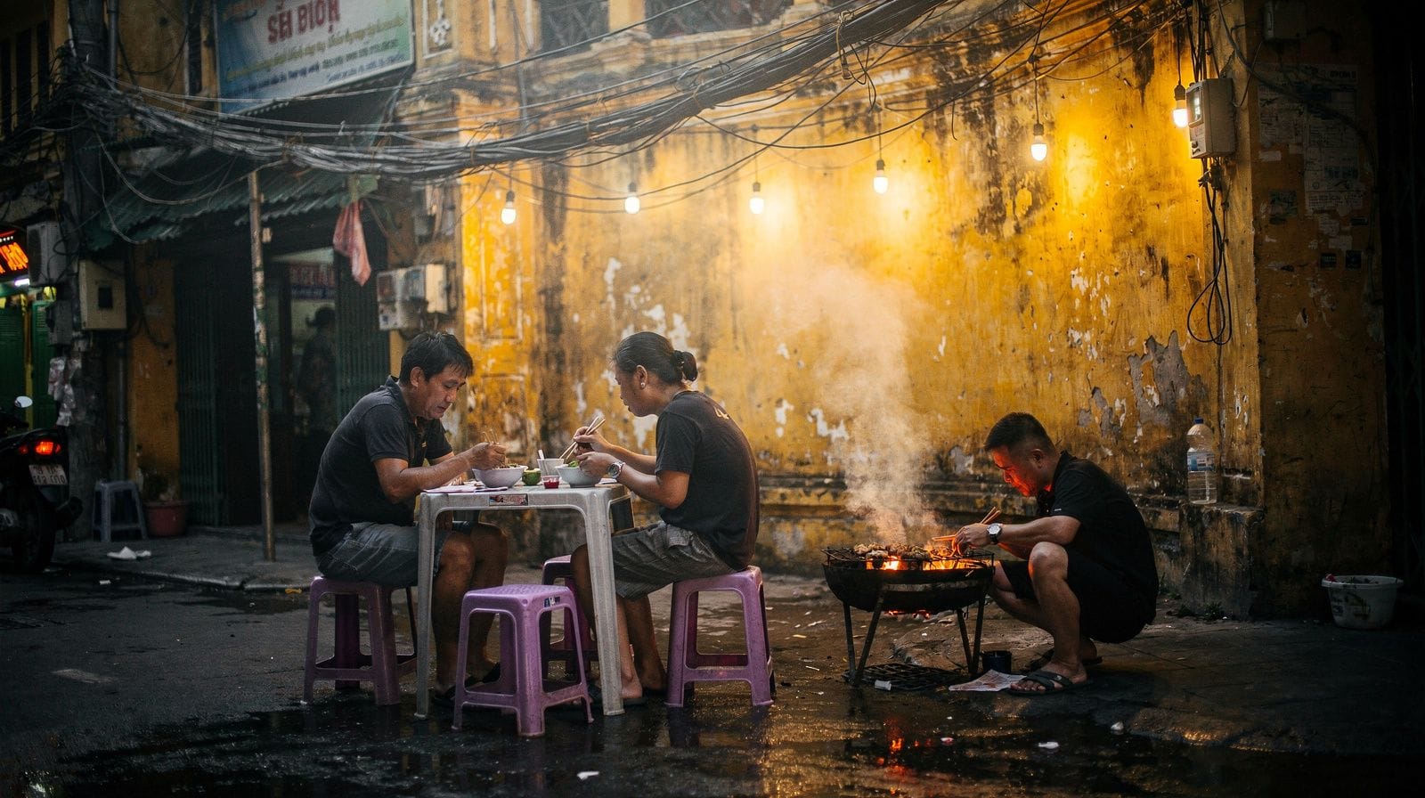 Plastic Stools and Street Eating: How to Read a Hanoi Food Stall