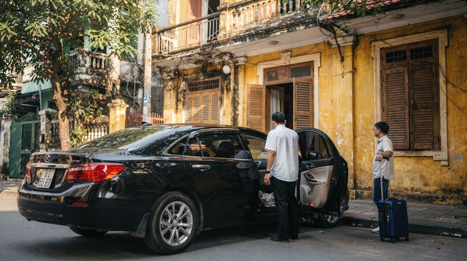 Private Tour with a Driver in Hanoi: How It Actually Works