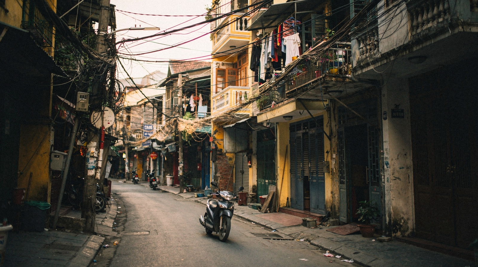 Short Motorbike Loops from Hanoi