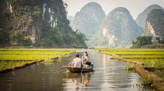 Tam Coc Boat Ride: The Rowing-Boat Guide to Ninh Binh's Rice-Field River